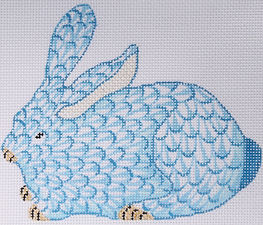 Mini Herend-Style Crouching Bunny – Blue w/ Gold OM-147