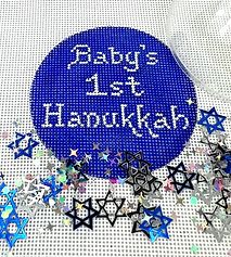 Hanukkah Round w/ Clear Dome & Confetti – “Baby’S 1St Hanukkah” – Sparkly White On Royal Blue JMD-07