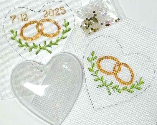 Heart Mini w/ Clear Dome & Confetti – Wedding Rings & Greenery w/ Space For Date      OMD-56