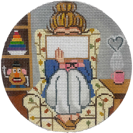 Grandma Stitching Girl GEGS214