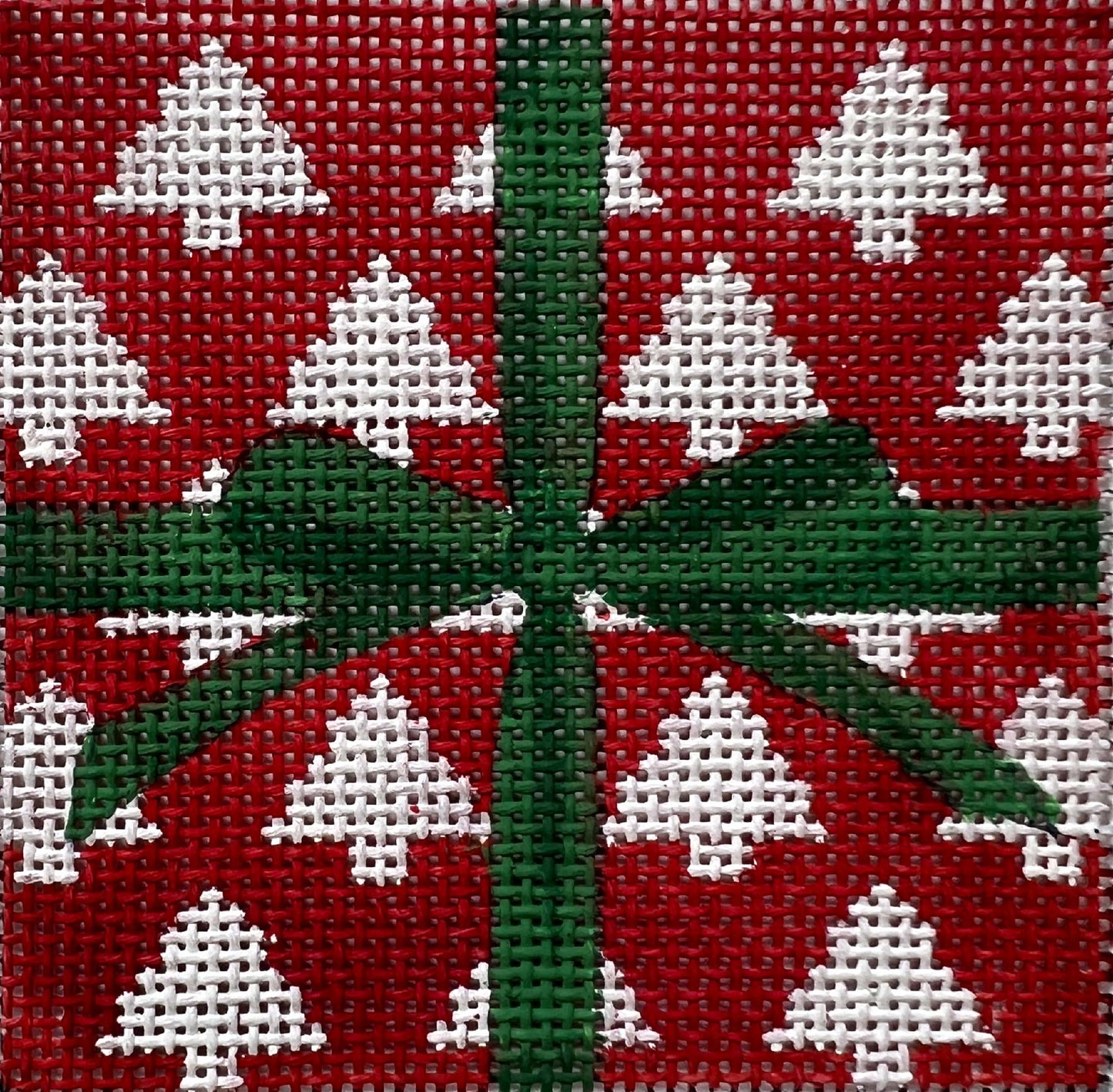 Red Tree Package With Green Bow X595