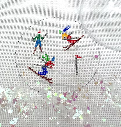 3” Round w/ Clear Dome & Confetti – Skiers On Sparkly White Slopes OMD-02